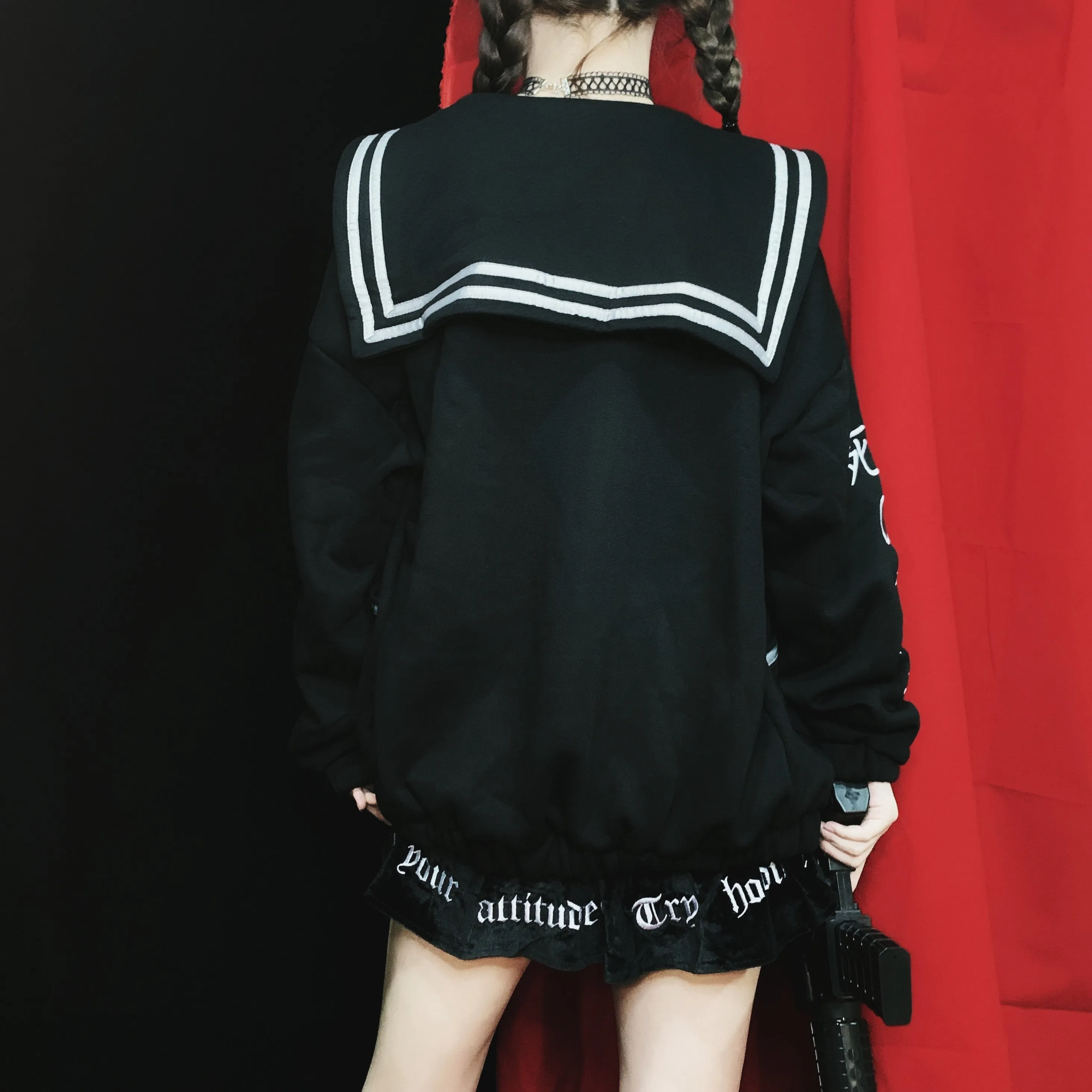 “HARAJUKU” EMBROIDERED SWEATER