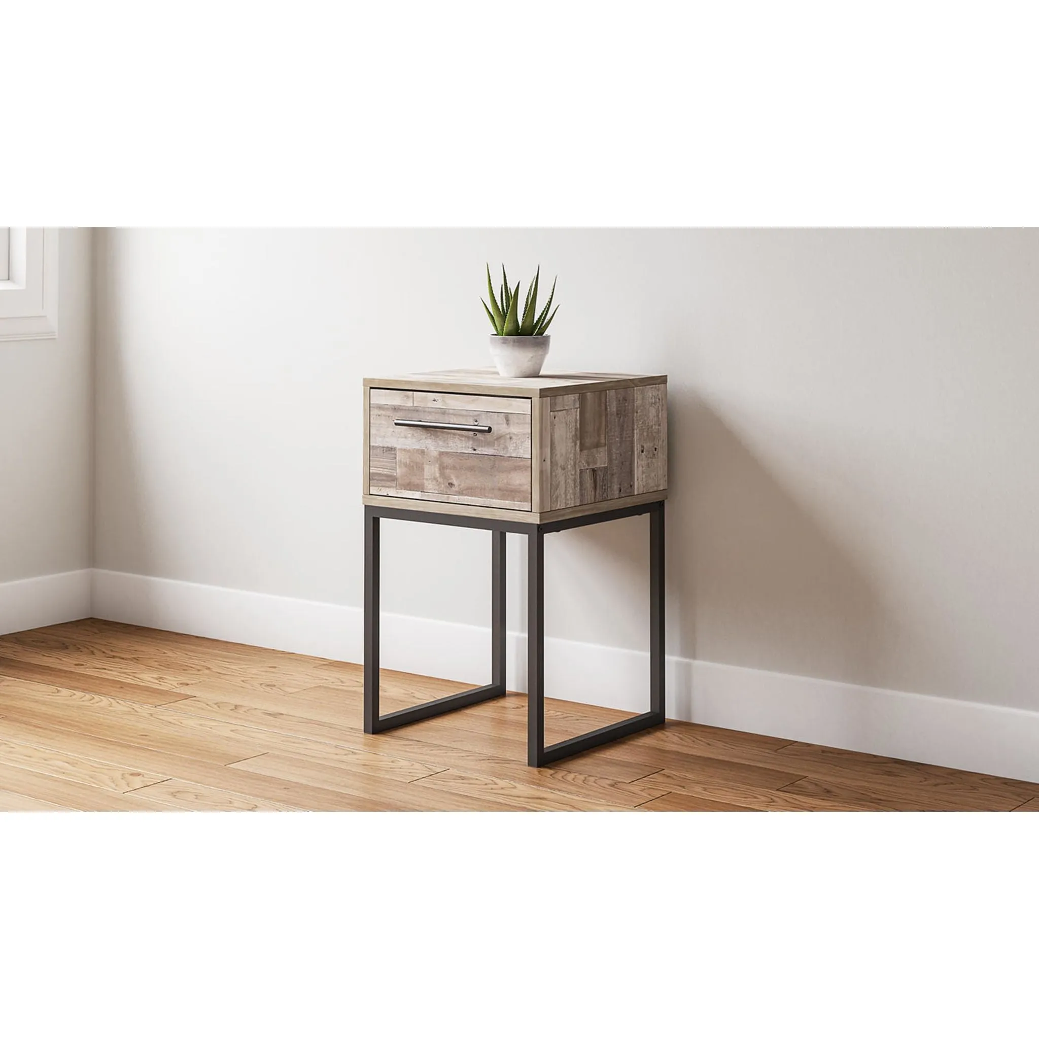 Neilsville Nightstand - Whitewash