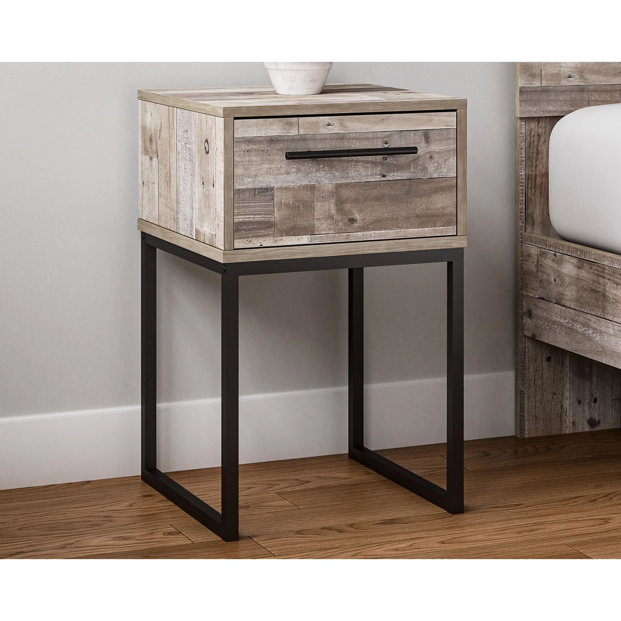 Neilsville Nightstand - Whitewash